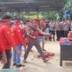 Ritual penyembelihan babi aksi demonstrasi warga Sujau di halaman Perusahaan Perkebunan Kelapa Sawit PT Nunukan Bara Sukses (NBS)