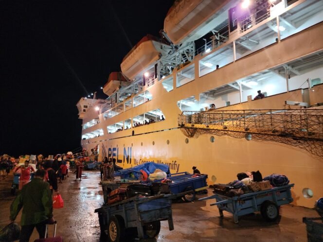 
					Suasana Pelabuhan Tunon Taka, Nunukan, Kaltara