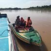 Tim SAR melakukan pencarian seorang buruh PT WJA yang tenggelam di Sungai Sembakung