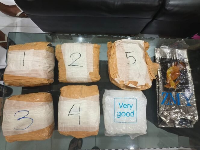 
					Barang bukti sabu seberat 5,4 kg yang diamankan dari IRT MAR di Pelabuhan Tunon Taka, Nunukan,