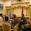 Komisioner Bawaslu Nunukan mensosialisasikan kewajiban cuti anggota DPRD ketika aktif kampanyekan Paslon Kada 2024