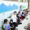 Ilustrasi : Pj.Gubernur Kaltara, Togap Simangunsong saat memantau uji coba makan gratis di Malinau,