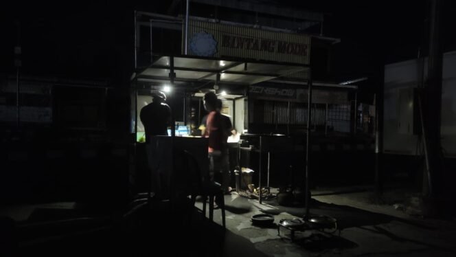 
					Suasana mati lampu PLN di areal kota Nunukan