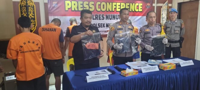 
					Pelaku pemerkosa penyandang disabilitas RZ (48) saat dihadirkan dalam jumpa pers di Mapolsek Nunukan Kota