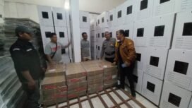 KPU menerima alat kelengkapan Pilkada 2024 dan diamankan di Gudang Logistik
