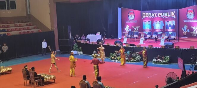 
					Tarian 3 Suku, Membuka Acara Debat Publik Untuk Pilkada Nunukan 2024