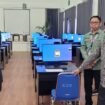 Deputi Bidang Sistem Informasi dan Digitalisasi ASN, Suharmen saat memantau lokasi tes CPNS di Nunukan, Kaltara,