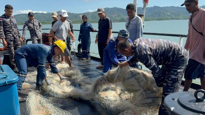 
					Propeller Terbelit Jaring Nelayan, Kapal Tol Laut Tak Bisa Berlabuh di Dermaga Pelabuhan Tunon Taka Nunukan