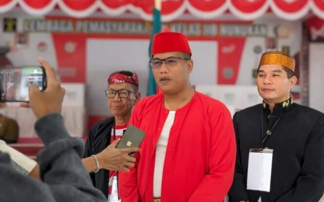 
					Kalapas Nunukan, Kaltara, Puang Dirham, diwawancarai di momen Pilkada Nunukan 2024,