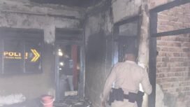Cemburu, suami bakar rumah kontrakan istrinya di Kp Pisang,