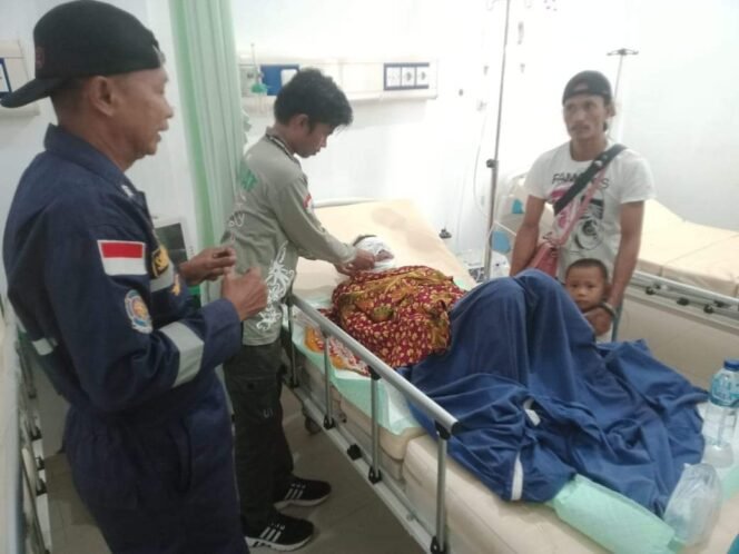 
					Maknah (33), korban kebakaran gudang BBM di Sebuku, dirujuk ke RSUD Malinau,