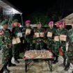 Satgas Pamtas Yonarmed 11 Kostrad bersama Satgasmar Ambalat XXX mengamankan kosmetik illegal asal Malaysia,