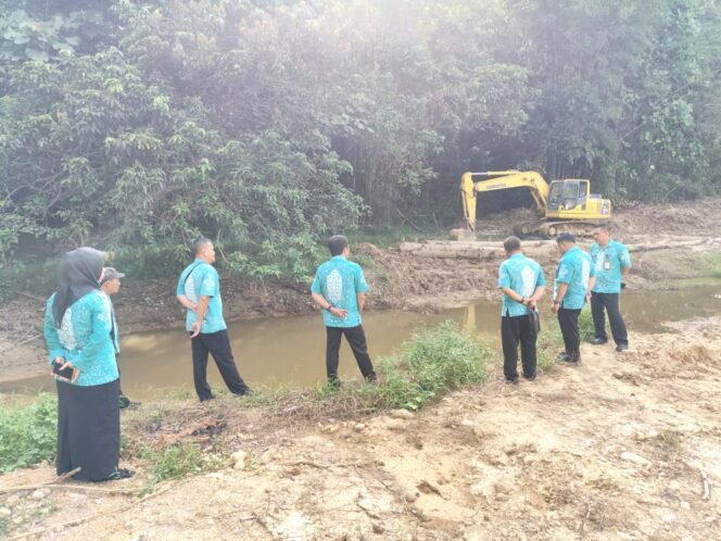 
					PDAM Nunukan lakukan pengerukan embung sebagai solusi mengatasi krisis air bersih setiap tahun,