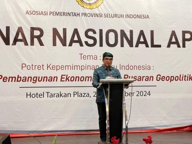 
					Sekprov Kaltara, Suriansyah memberikan sambutan dalam seminar nasional APPSI di Tarakan,