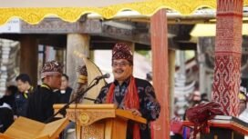 Pjs Gubernur Kaltara, Togap Simangunsong, memberi sambutan di sidang raya PGI XVII di Toraja, Jumat (8/11/2024).