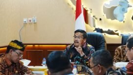 Pjs Gubernur Kaltara, Togap Simangunsong, saat memaparkan hasil uji coba MBG di Kemendagri,