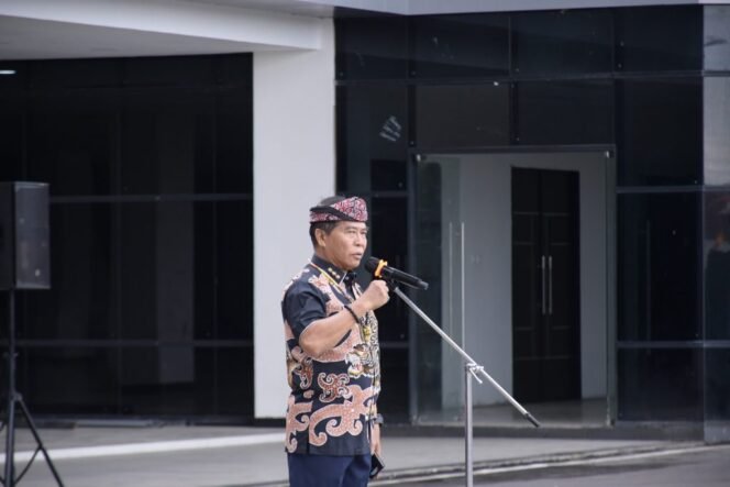 
					Gubernur Kaltara Zainal Arifin Paliwang memberikan wejangan pasca cuti,