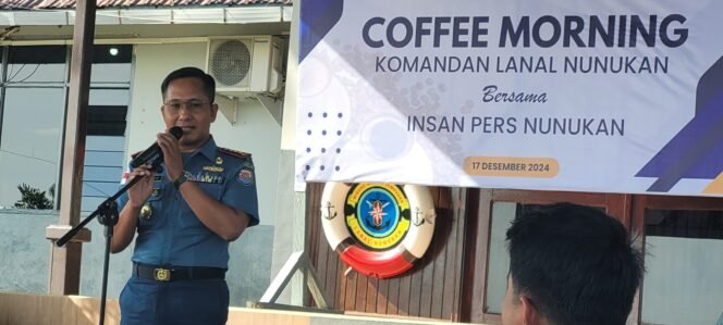 
					Danlanal Nunukan, Kolonel Laut (P) Handoyo saat memberikan sambutan dalam coffee morning bersama insan Pers, Selasa (17/12/2024).