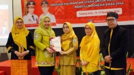 Staf Ahli Bidang Ekonomi, Pembangunan, dan Hubungan Antar Lembaga Sekretariat Daerah (Setda) Kaltara, Ir. Wahyuni Nuzband, M.AP., membuka kegiatan Rapat Koordinasi BPSDM di Ballroom Hotel Luminor, Tanjung Selor, Senin (16/12/2024).