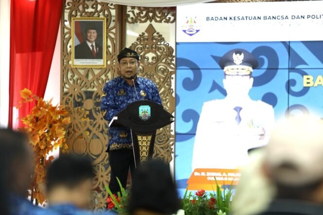 
					Asisten Bidang Administrasi Umum Setda Kaltara, Pollymart memberi sambutan di Rakor Bakesbangpol Se-Kaltara, 