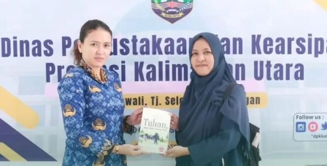 
					DPK Kaltara terima hibah buku bacaan dari masyarakat. Dukungan tersebut sangat berarti untuk peningkatan literasi Kaltara.