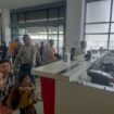 Antrean penumpang menuju Tawau di pos TPI Tunon Taka Nunukan,