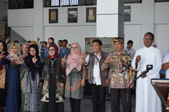 
					Penguatan literasi menjadi kunci menuju Indonesia Emas 2045.