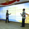 Asisten Bidang Administrasi Umum Setda Kaltara, Pollymaart Sijabat, SKM.,M.AP, membuka “Soft Launching Pelaksanaan Opsen Pajak Kendaraan Bermotor (PKB) dan Opsen Bea Balik Nama Kendaraan Bermotor (BBNKB)”, di Gedung Gabungan Dinas (Gadis) Kaltara, Tanjung Selor, Jumat (20/12/2024).
