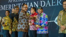 Gubernur Kaltara Dr. H. Zainal A. Paliwang, S.H., M.Hum., kembali meraih penghargaan Apresiasi Kinerja Pemerintahan Daerah (AKPD) Tahun 2024, kategori Kinerja Total tingkat Provinsi Fiskal Rendah.