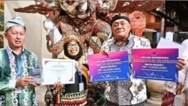 Kaltara meraih penghargaan TPBIS dari Perpustakaan Nasional RI,
