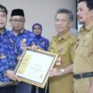 Penganugerahan piagam Shiddakarya oleh Pemprov Kaltara, di Hotel Pangeran Khar, Tj.Selor,