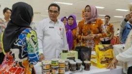 Sekprov Kaltara, Suriansyah melihat lomba cipta kreasi oleh oleh lokal,