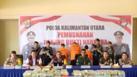 Pers rilis pemusnahan 74,9 Kg sabu sabu milik 3 warga Tarakan, di Polda Kaltara, Kamis (5/12/2024).