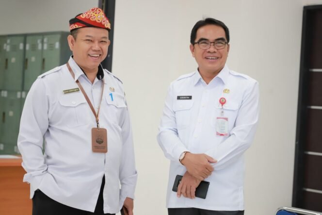 
					Sekretaris Provinsi (Sekprov) Kaltara, Dr. H. Suriansyah, M.AP. meninjau pelaksanaan seleksi kompetensi penerimaan Pegawai Pemerintah dengan Perjanjian Kerja (PPPK) Tahap 1 Tahun 2024, Labotarium CAT Badan Kepegawaian Daerah (BKD) Kantor Gubernur Kaltara, Rabu (11/12/2024).