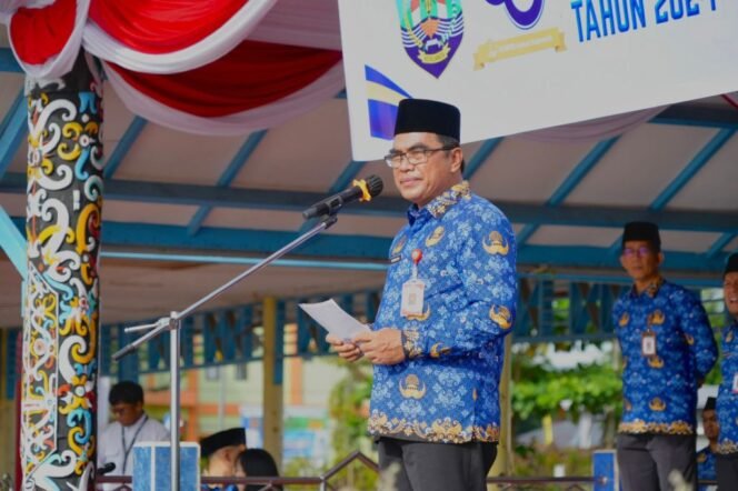 
					Sekretaris Daerah Provinsi Kaltara, Suriansyah, memimpin upacara HUT KORPRI 53, di Tanjung Selor,