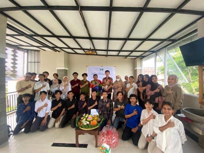 
					Pemprov Kaltara, melaksanakan kegiatan syukuran atas ditempatinya Asrama baru oleh Keluarga Pelajar Mahasiswa Kaltara (KPMKU) Makassar, Sabtu (14/12/2024).