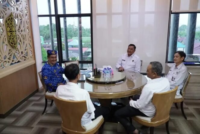 
					Pjs Gubernur Kaltara, Togap Simangunsong, melakukan audiens dengan BNNP Kaltara.