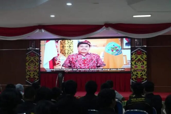
					Pjs Gubernur Kaltara, Togap Simangunsong, memberi sambutan di HUT HLN 79, melalui video,