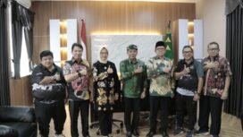 Gubernur Kaltara, Zainal Arifin paliwang, mengunjungi Kajati Kaltara, mengucapkan selamat atas kenaikan pangkat setingkat lebih tinggi,