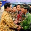 Gubernur Kaltara, Zainal Arifin Paliwang bersalaman dengan Presiden RI Prabowo Subianto dalam acara PTBI 2024 di Jakarta,