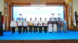 Penyerahan bantuan Pemprov Kaltara kepada sejumlah instansi di Malinau.