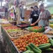Aktifitas Pasar Inhutani Nunukan, jelang Tahun Baru 2025.