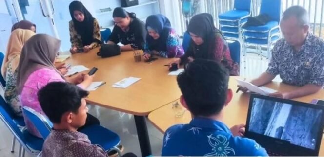 
					Rapat pegawai DPK Kaltara untuk agenda sosialisasi TPBIS,