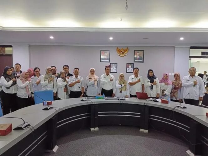 
					Rapat Analis Capaian Kinerja Pembangunan Daerah yang digelar di Kantor Gubernur Kaltara Lama.