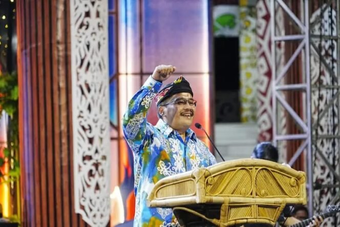 
					Pjs. Gubernur Kaltara, Togap Simangunsong, turut menghadiri dan memeriahkan pembukaan ‘Malinau Bermazmur’ 2024.
