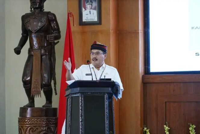 
					Pjs. Gubernur Kaltara, Togap Simangunsong, menggelar kunjungan kerja ke Kabupaten Malinau, menghadiri Rapat Koordinasi Persiapan Pemilihan Kepala Daerah (Pilkada) Serentak 2024. 
