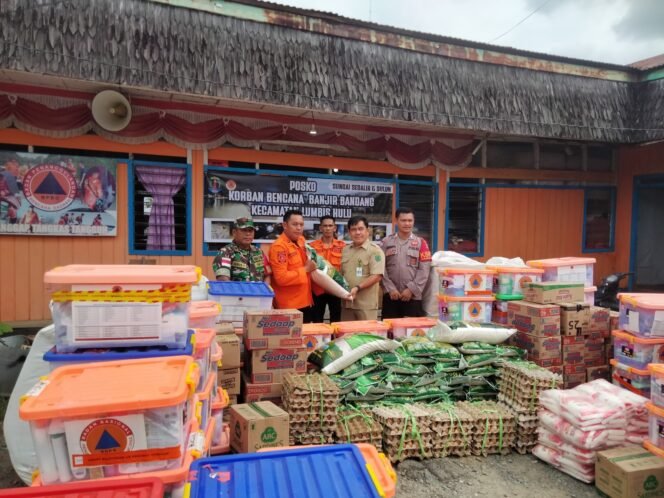 
					BPBD Nunukan distribusikan bantuan untuk korban banjir di Lumbis Hulu, 