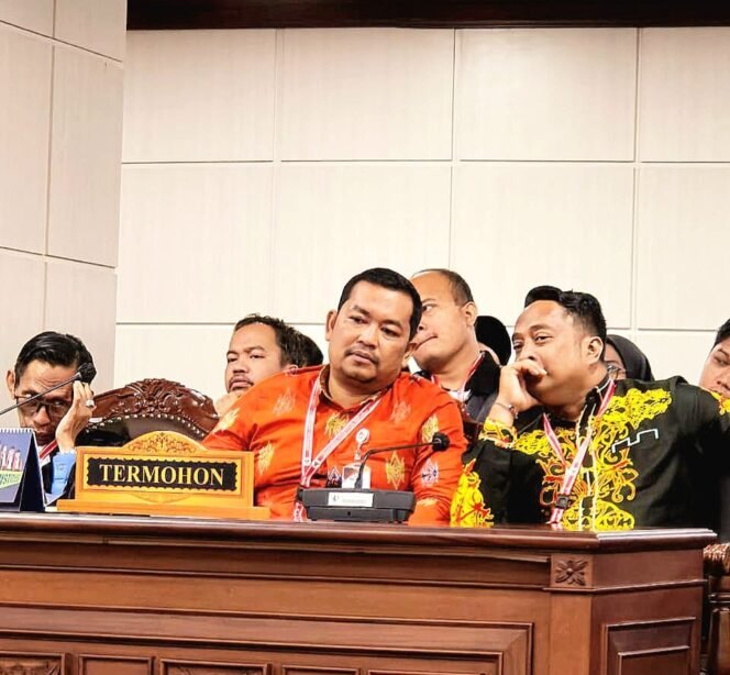 
					Komisioner KPU Nunukan, Abdul Rahman, saat menghadiri sidang gugatan di MK, Kamis (9/1/2025).