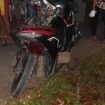 Motor Mio M3 merah yang dikendarai Supriyadi. Ringsek setelah menabrak bak pikap di Jalan Aji Muda, Binusan, Senin (30/12/2024).