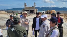Anggota DPRD Nunukan, Andre Pratama dan Sadam Husein melakukan sidak ke proyek tambahan prasarana Paras Perbatasan. Salah satu proyek belum selesai dengan nilai anggaran Rp 9,7 miliar.